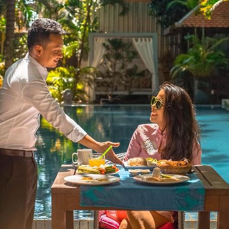 Blue Lime Phnom Penh Hotel Екстериор снимка