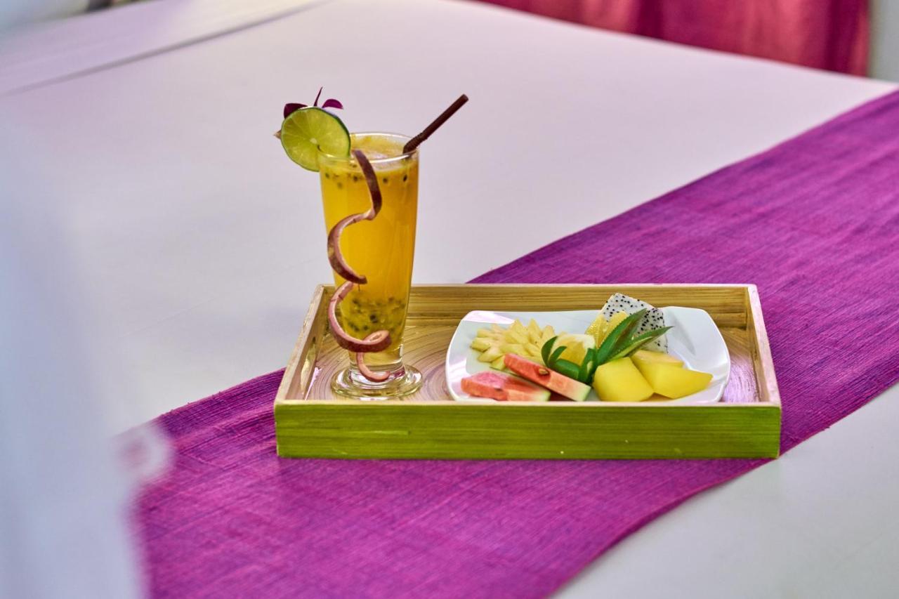 Blue Lime Phnom Penh Hotel Екстериор снимка