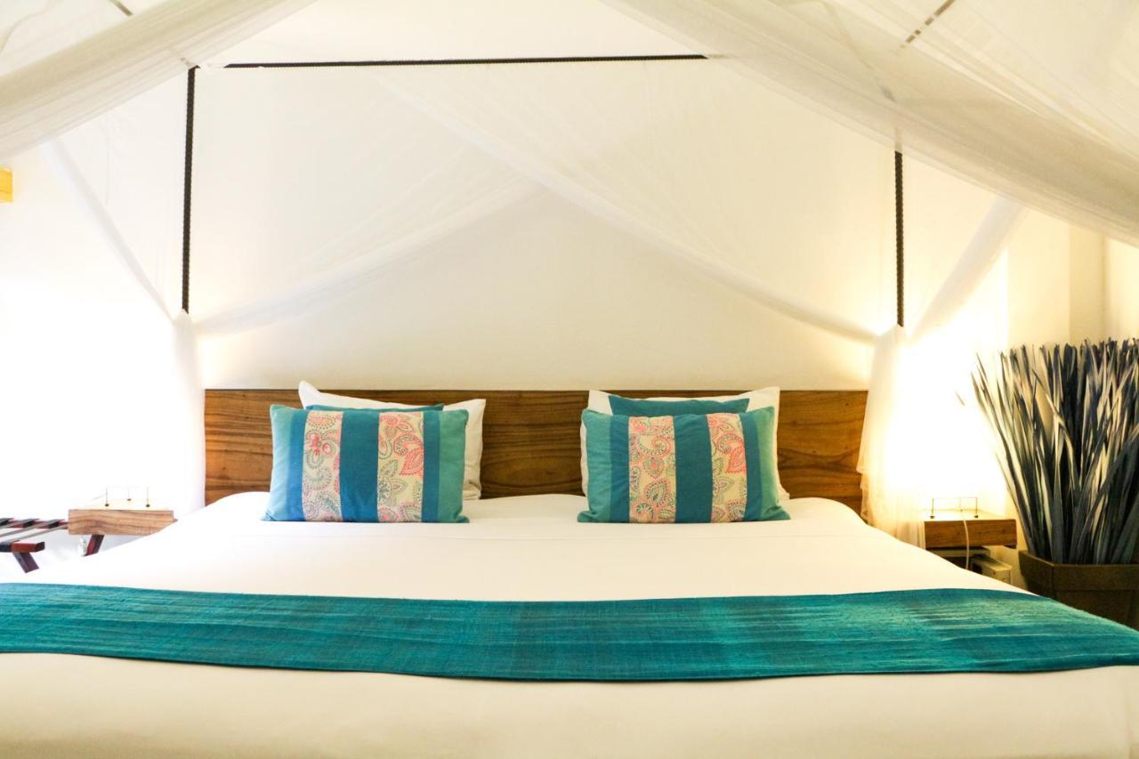 Blue Lime Phnom Penh Hotel Екстериор снимка